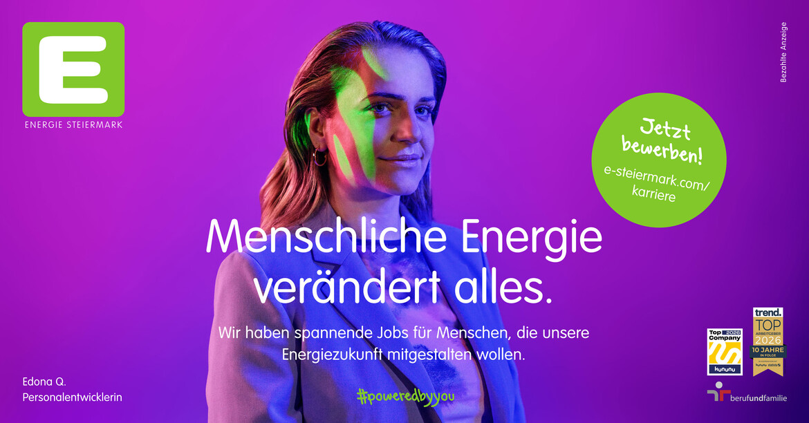 Inserat der Energie Steiermark mit Frau vor violettem Hintergrund